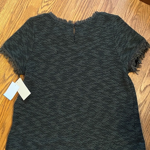 Short Sleeved Sweater - Picture 3 of 4